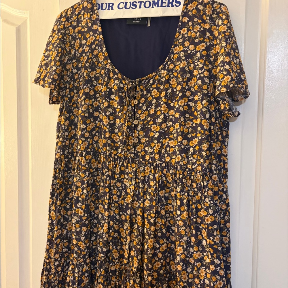 Vici Navy Daisy Print Flutter Sleeve Blouse